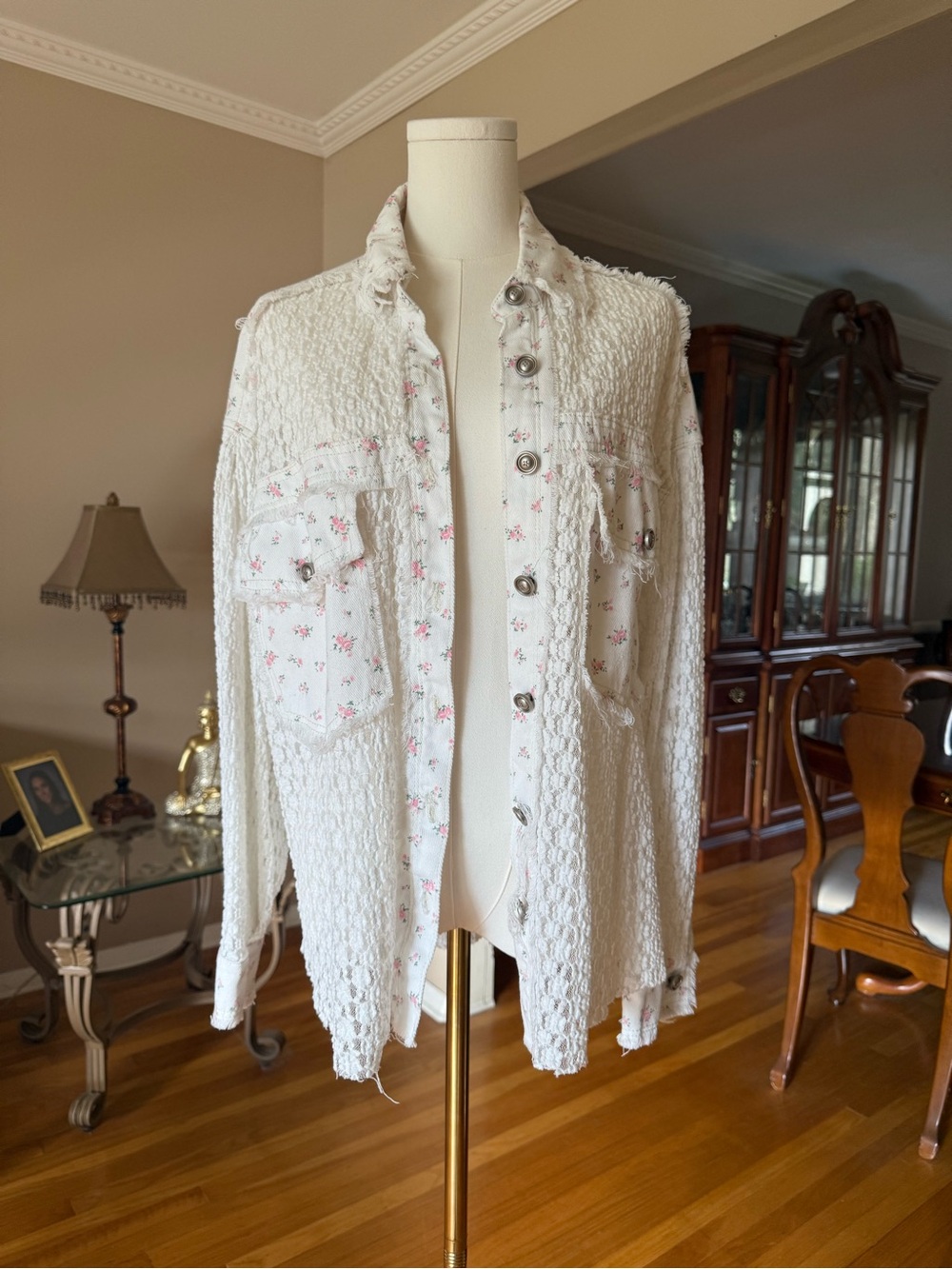 American Vintage White Crochet-Style Jean Jacket with Pink Floral Lining & lace